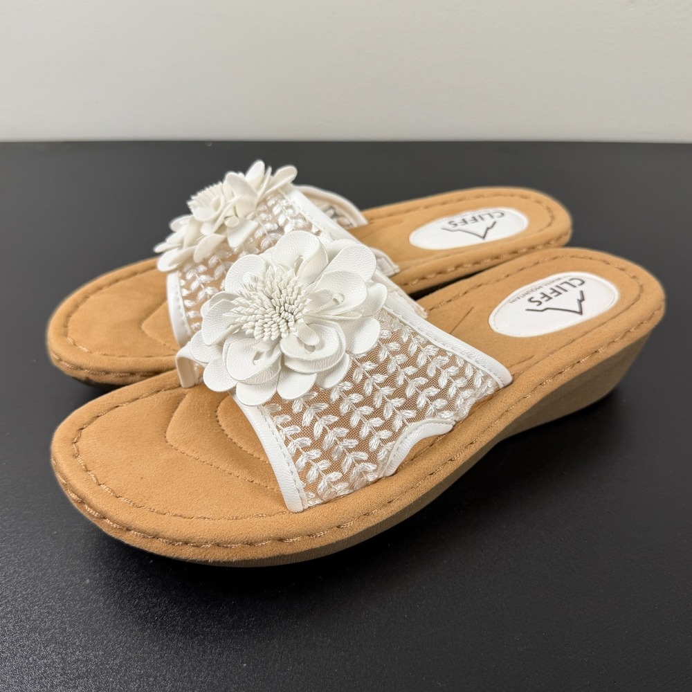 Cliffs by White Mountain Chill 2 Wedge Sandals Women's 8M Tan White Floral
